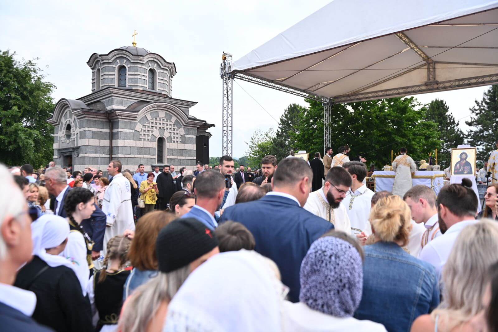 Patriarch Porfirije weihte die Gedächtniskapelle in Mauthausen