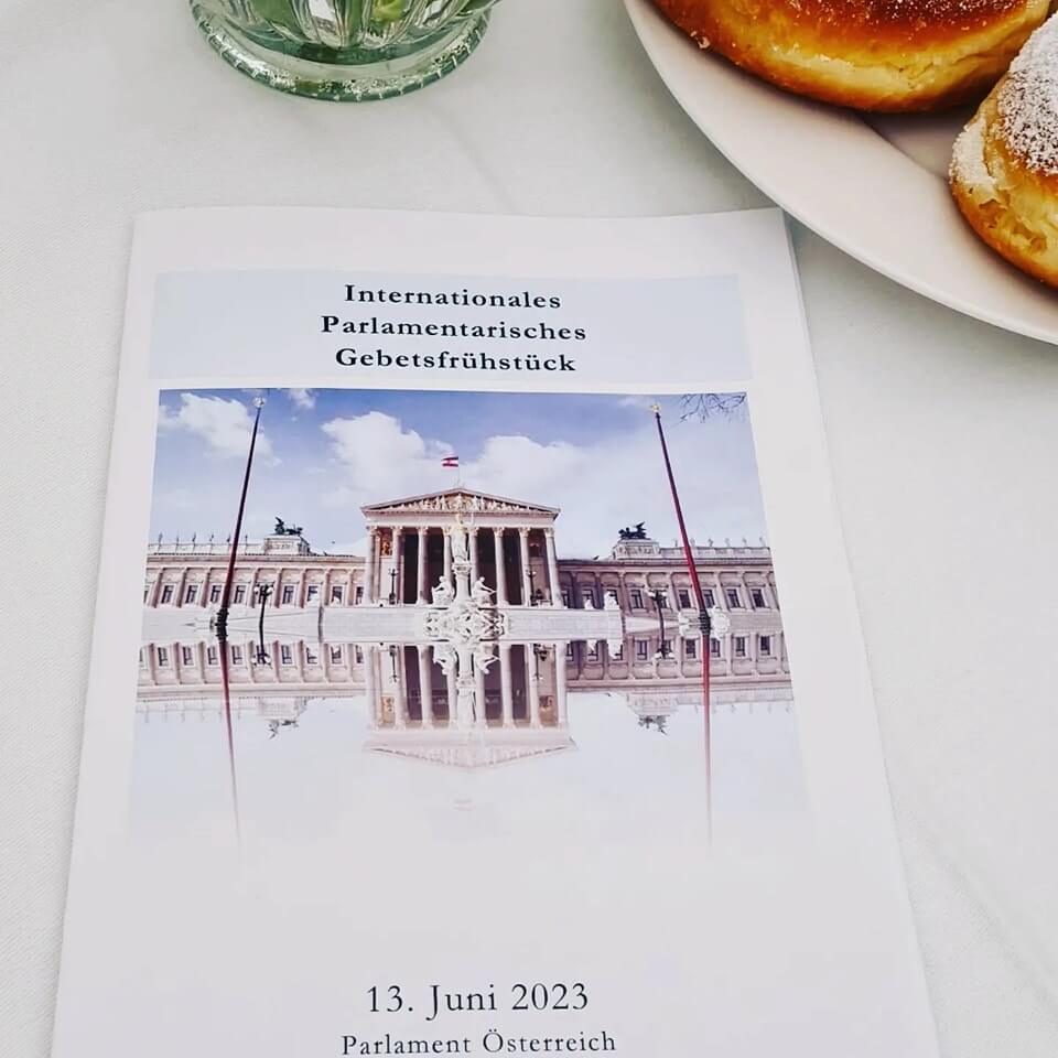 Leiter der Vertretung nahm an Internationalen Parlamentarischen Gebetsfrühstück im österreischischen Parlament teil